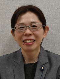 小泉かさね議員顔写真